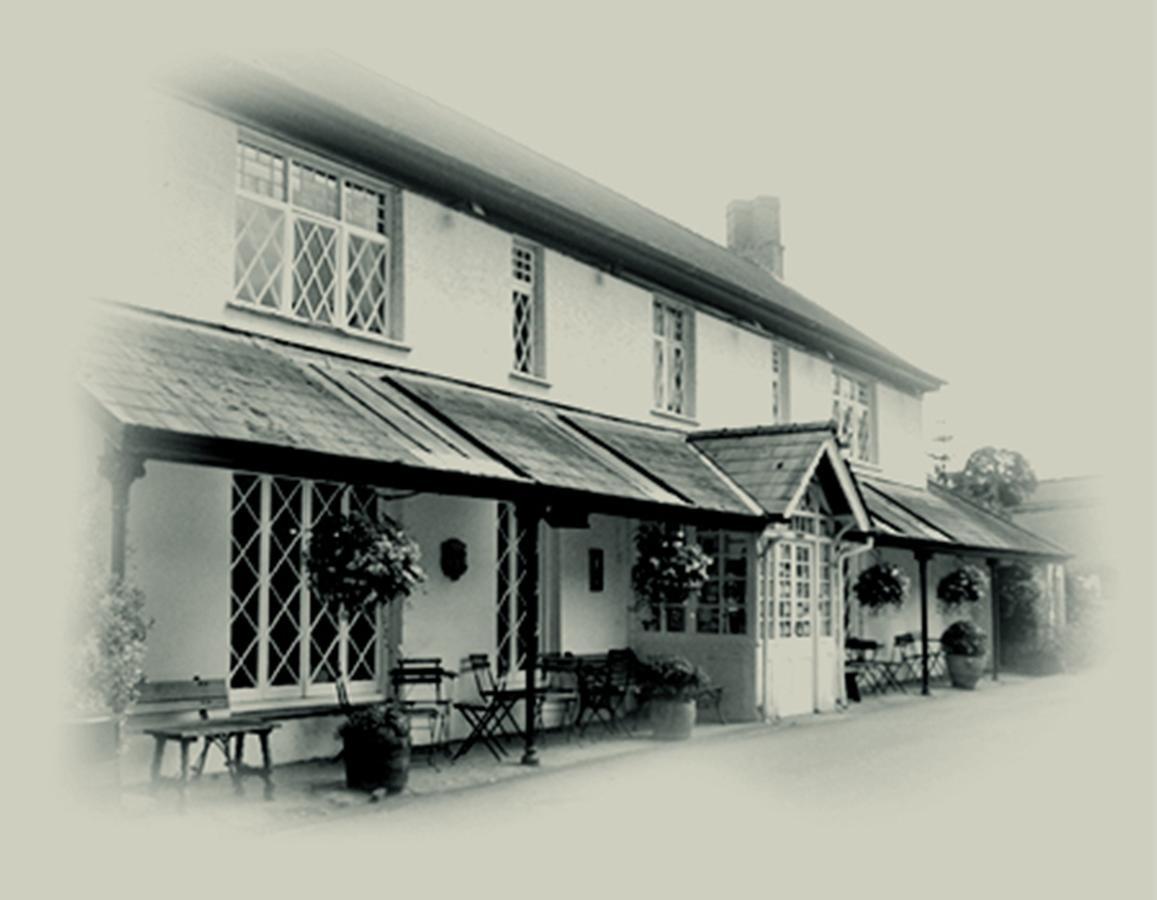 Hotel The Clytha Arms Abergavenny Exterior foto
